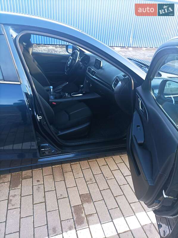 Хэтчбек Mazda 3 2017 в Калуше