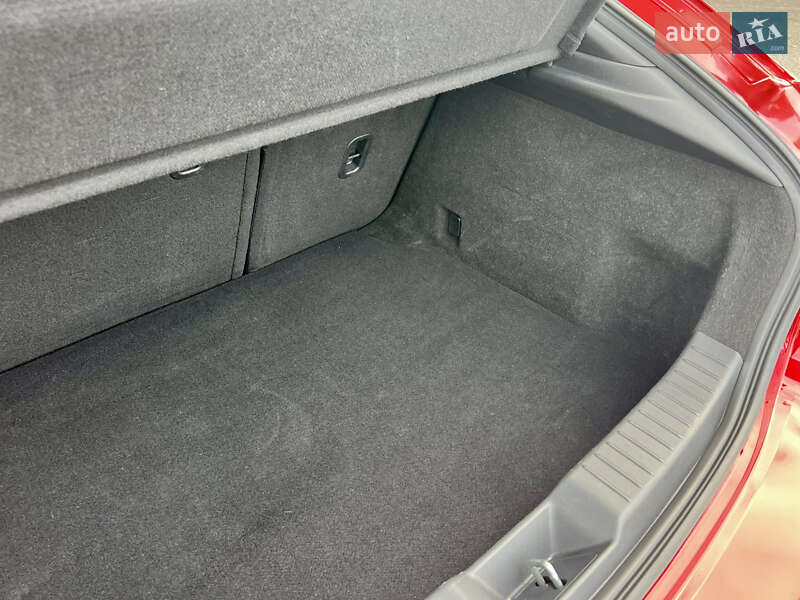 Хэтчбек Mazda 3 2019 в Киеве