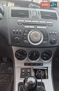 Седан Mazda 3 2010 в Виннице