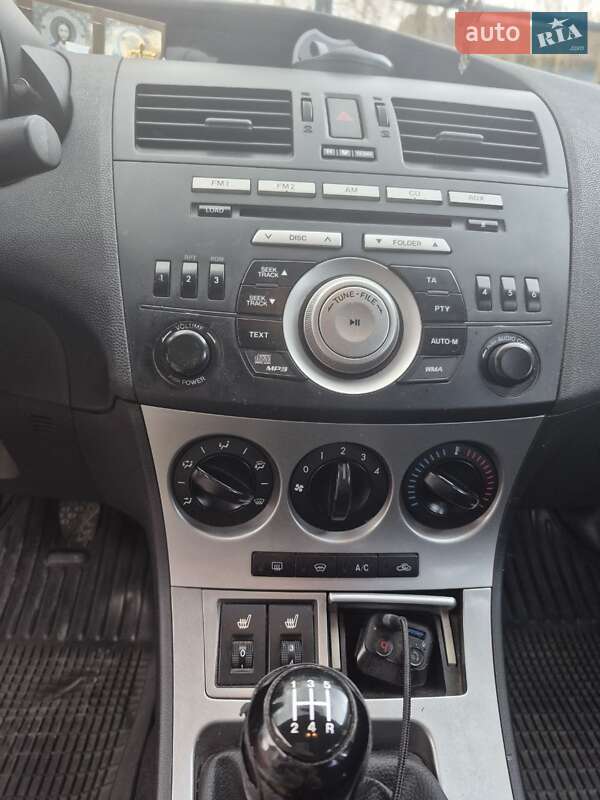 Седан Mazda 3 2010 в Виннице