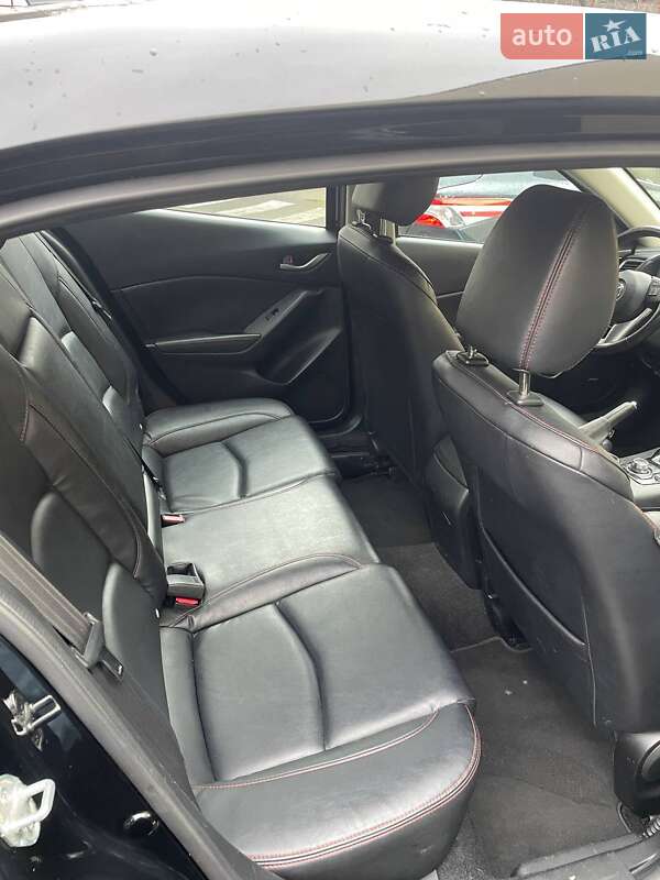 Седан Mazda 3 2014 в Киеве