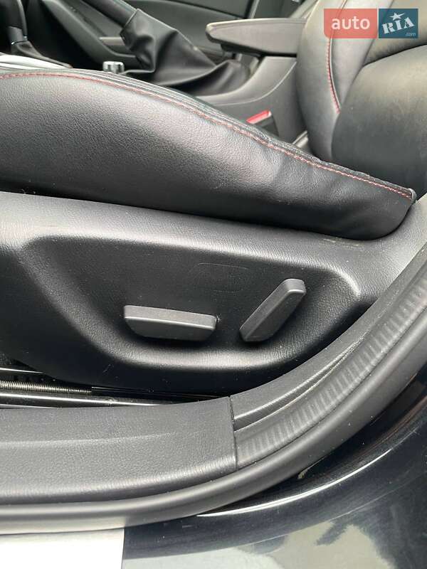 Седан Mazda 3 2014 в Киеве