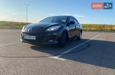 Седан Mazda 3 2010 в Ровно