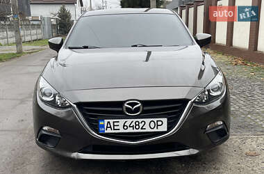 Седан Mazda 3 2016 в Днепре