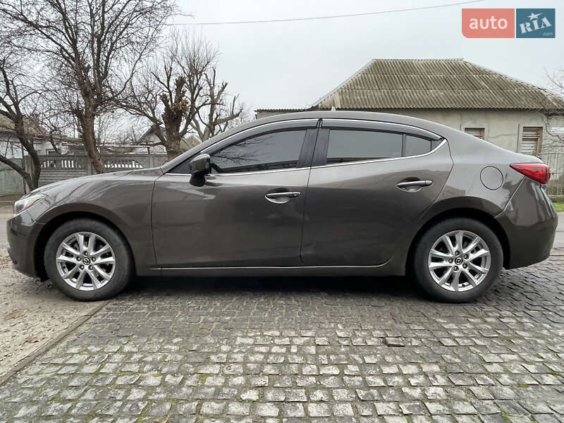 Седан Mazda 3 2016 в Днепре
