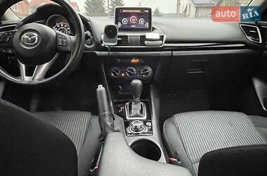 Седан Mazda 3 2016 в Днепре