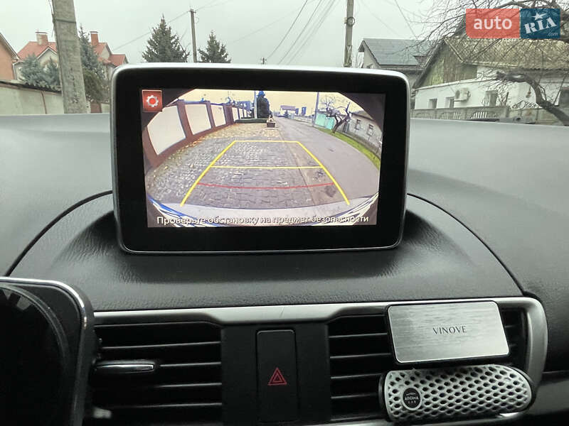 Седан Mazda 3 2016 в Днепре