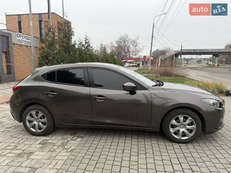 Хэтчбек Mazda 3 2015 в Запорожье