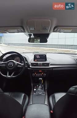 Седан Mazda 3 2018 в Киеве