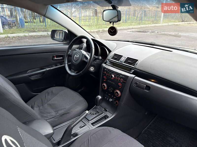 Седан Mazda 3 2005 в Николаеве