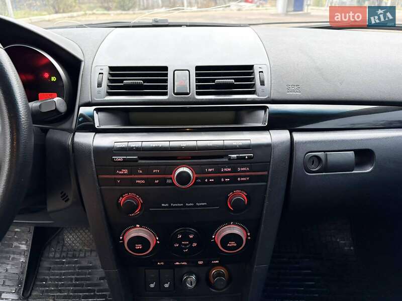 Седан Mazda 3 2005 в Николаеве