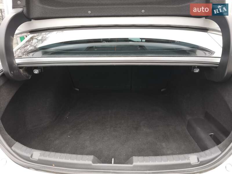 Седан Mazda 3 2019 в Днепре