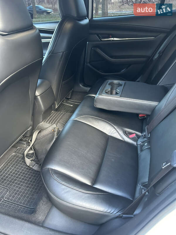 Седан Mazda 3 2019 в Запоріжжі