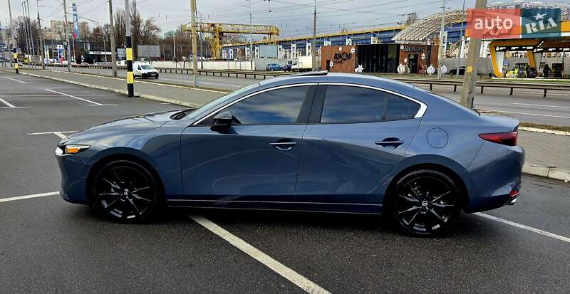 Седан Mazda 3 2023 в Киеве