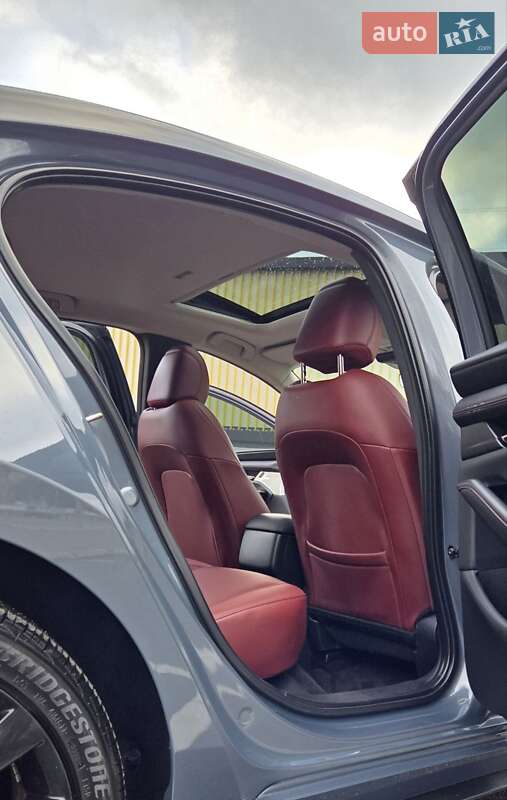 Седан Mazda 3 2023 в Киеве