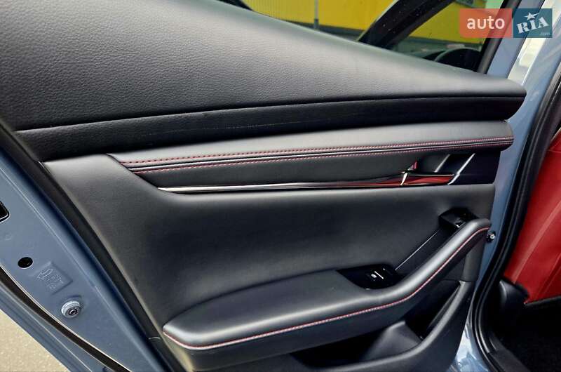 Седан Mazda 3 2023 в Киеве