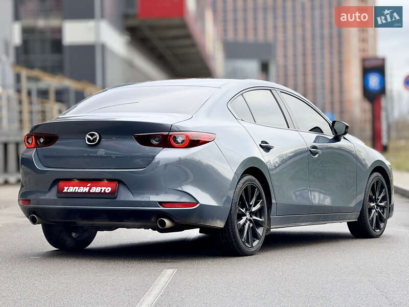 Седан Mazda 3 2023 в Киеве