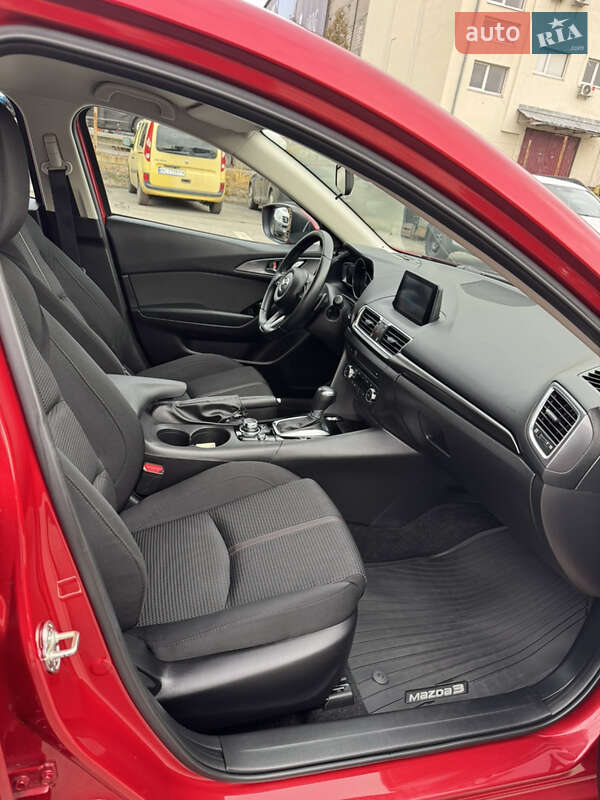 Седан Mazda 3 2017 в Львові