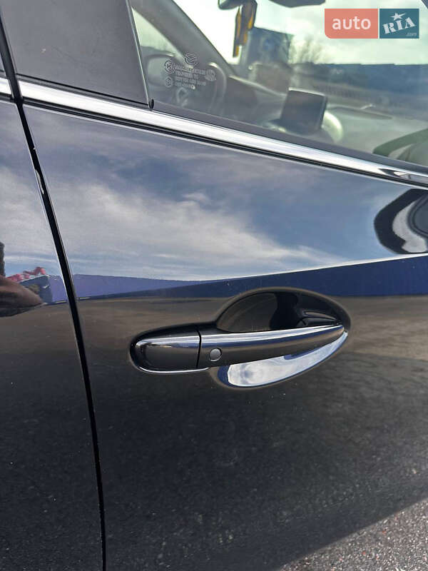 Хетчбек Mazda 3 2014 в Кропивницькому