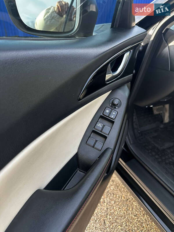 Хетчбек Mazda 3 2014 в Кропивницькому