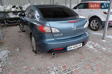 Седан Mazda 3 2009 в Ружині