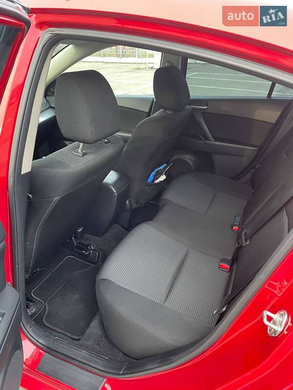 Седан Mazda 3 2011 в Києві