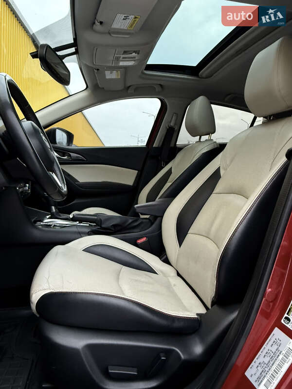 Хэтчбек Mazda 3 2015 в Киеве