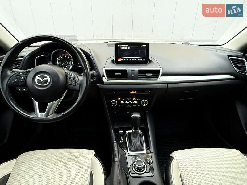 Хэтчбек Mazda 3 2015 в Киеве