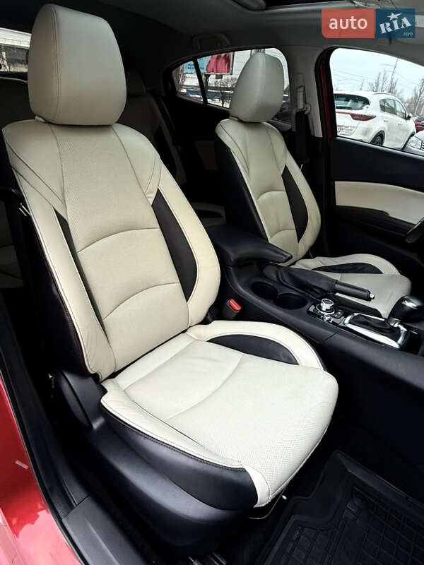 Хэтчбек Mazda 3 2015 в Киеве