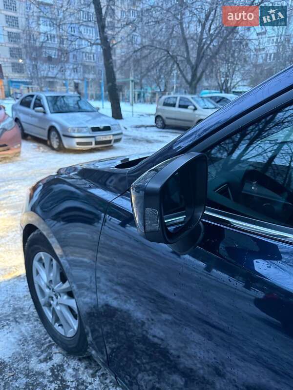 Седан Mazda 3 2016 в Кропивницком