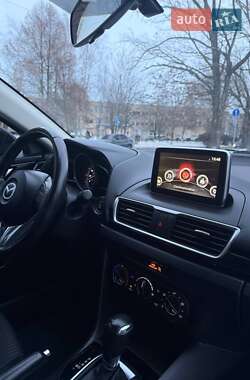 Седан Mazda 3 2016 в Кропивницком