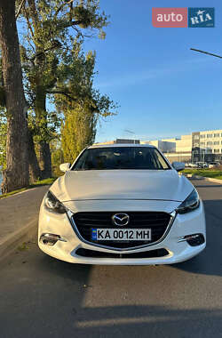 Седан Mazda 3 2017 в Василькове