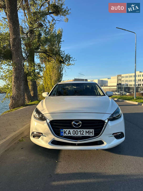Седан Mazda 3 2017 в Василькове