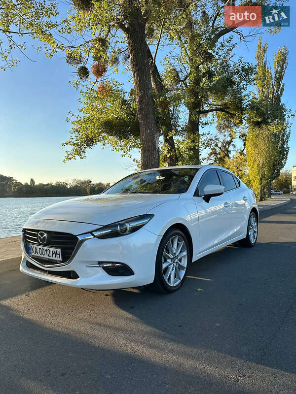 Седан Mazda 3 2017 в Василькове