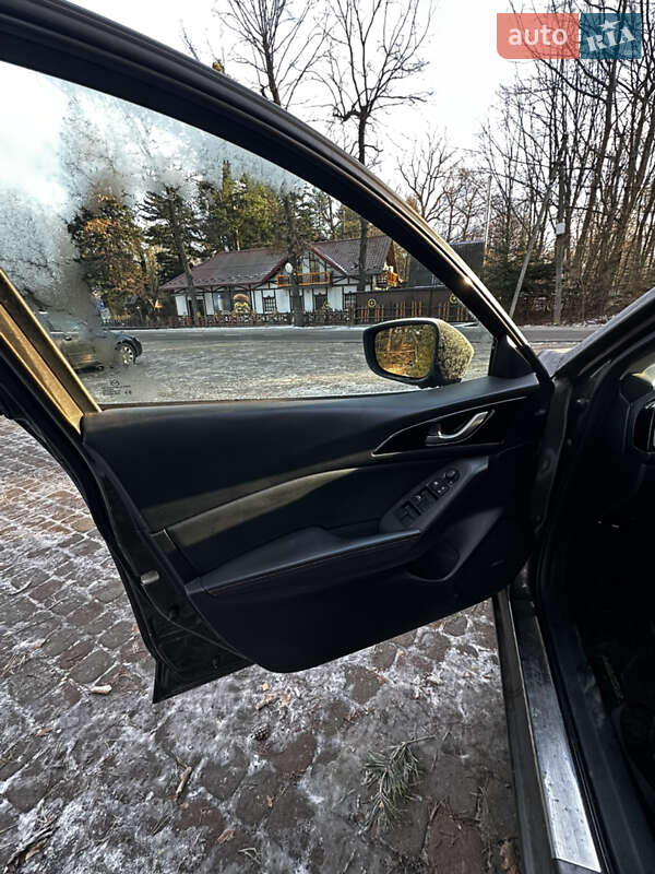 Хетчбек Mazda 3 2015 в Стебнику фото 4 Хетчбек Mazda 3 2015 в Стебнику