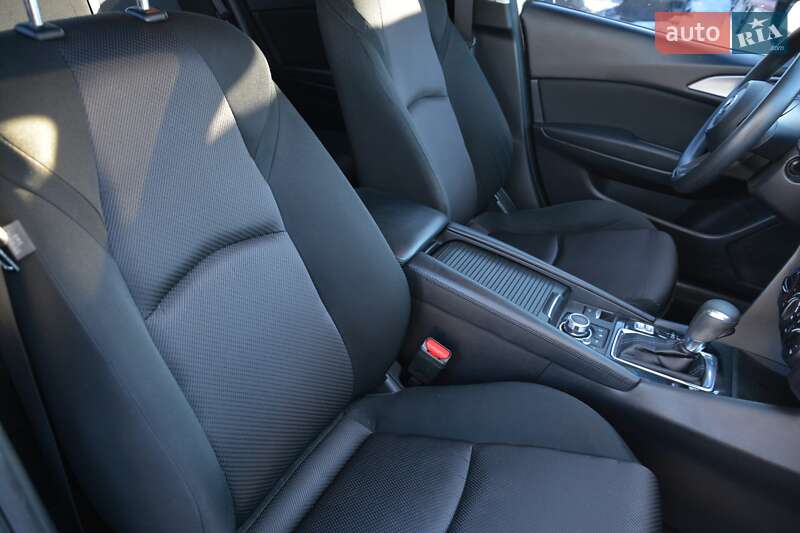 Седан Mazda 3 2017 в Киеве фото 25 Седан Mazda 3 2017 в Киеве