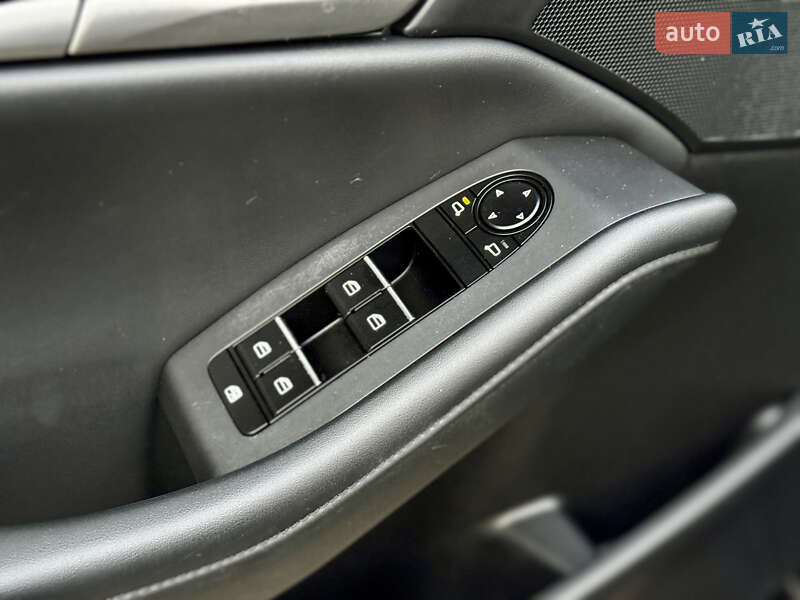 Седан Mazda 3 2020 в Киеве фото 36 Седан Mazda 3 2020 в Киеве