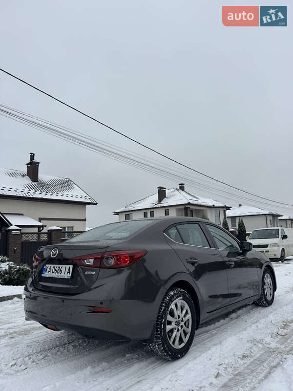 Седан Mazda 3 2015 в Софиевской Борщаговке