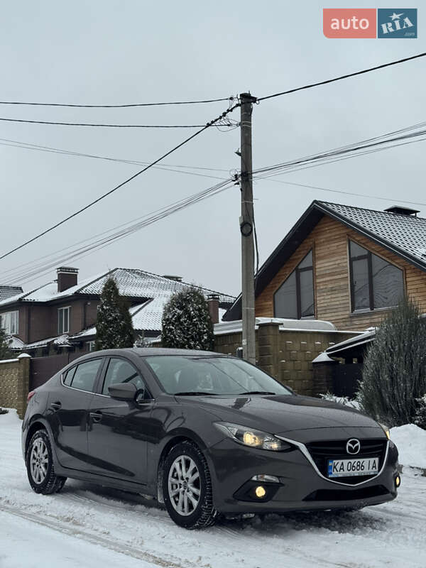 Седан Mazda 3 2015 в Софиевской Борщаговке