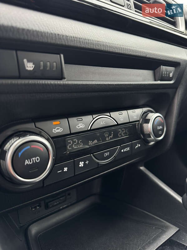 Седан Mazda 3 2015 в Софиевской Борщаговке