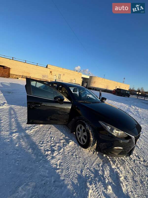 Седан Mazda 3 2014 в Вараше