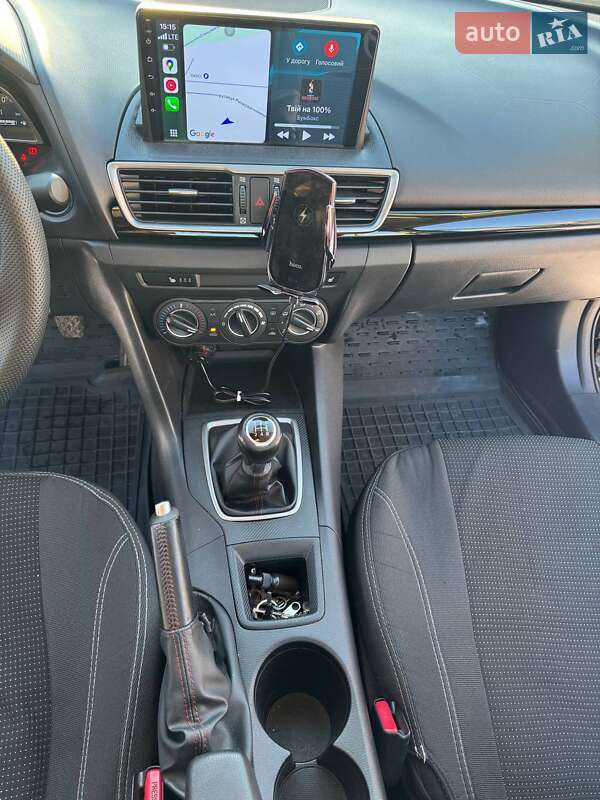 Седан Mazda 3 2014 в Вараше