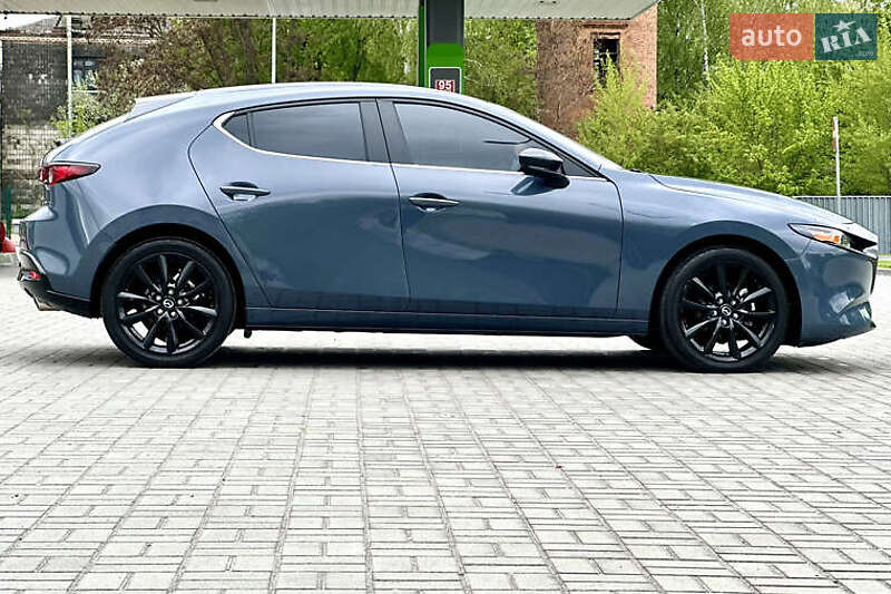 Хэтчбек Mazda 3 2022 в Киеве