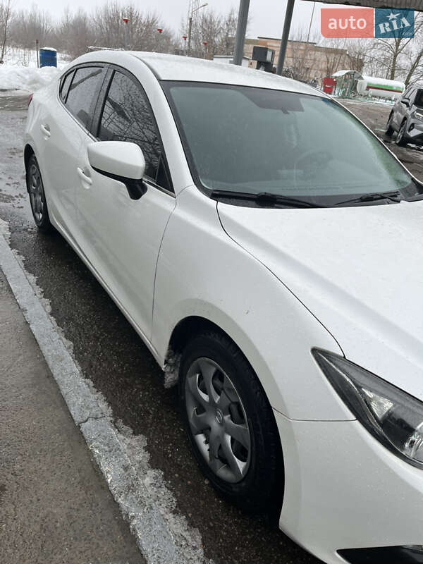 Седан Mazda 3 2014 в Кагарлыке