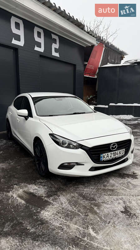 Хэтчбек Mazda 3 2018 в Киеве