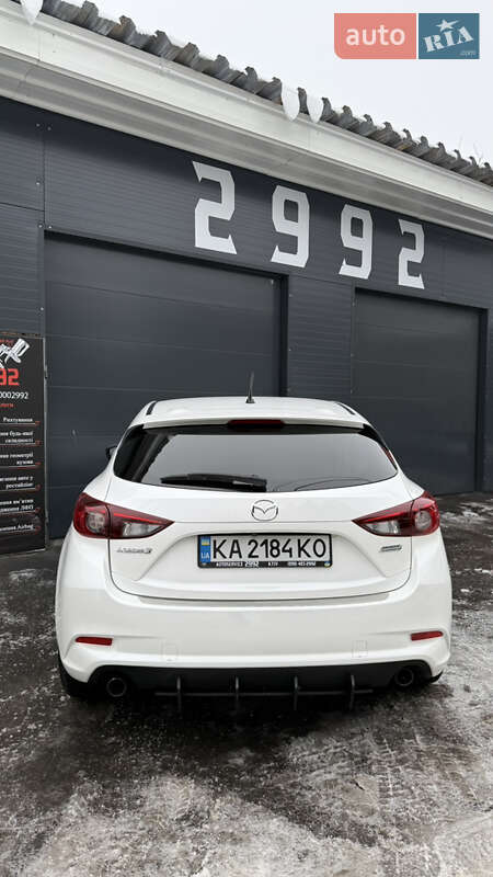 Хэтчбек Mazda 3 2018 в Киеве