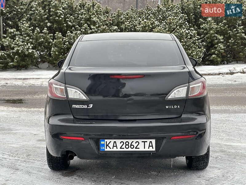Седан Mazda 3 2012 в Киеве