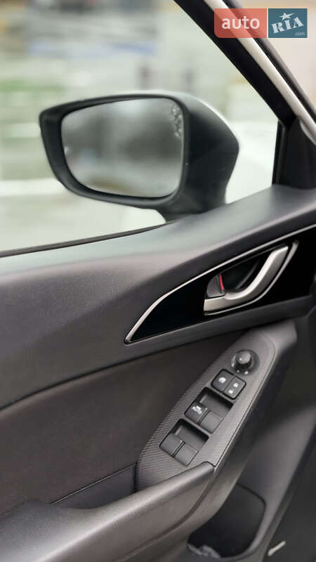 Седан Mazda 3 2014 в Одесі