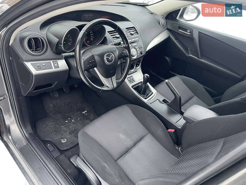 Хэтчбек Mazda 3 2009 в Гнивани