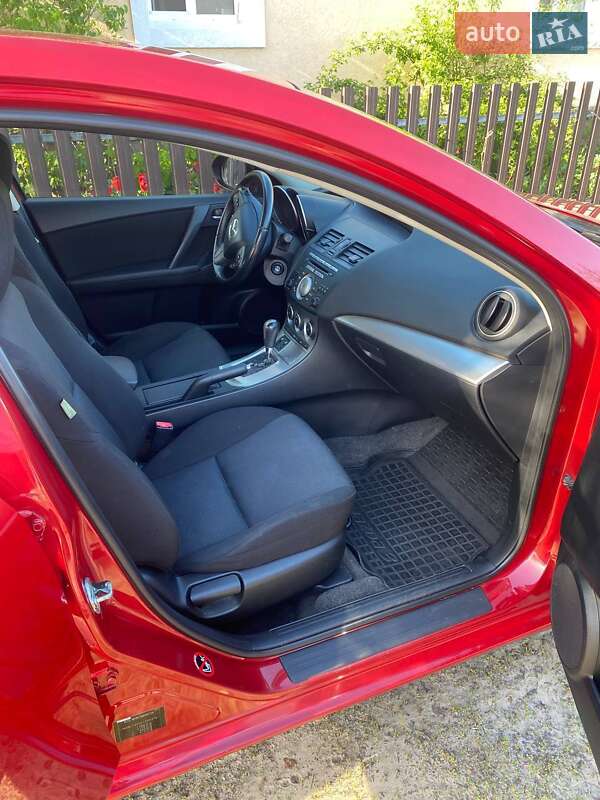 Хэтчбек Mazda 3 2010 в Чернигове